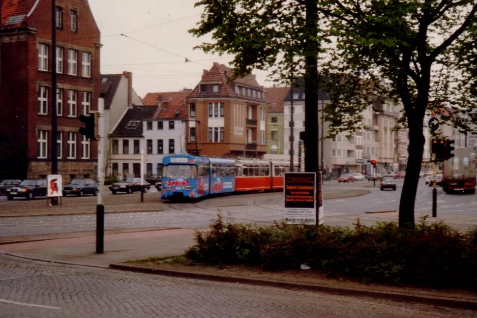 Bremen tram line 1 with articulated tram 552 on Leibnizplatz (1989)