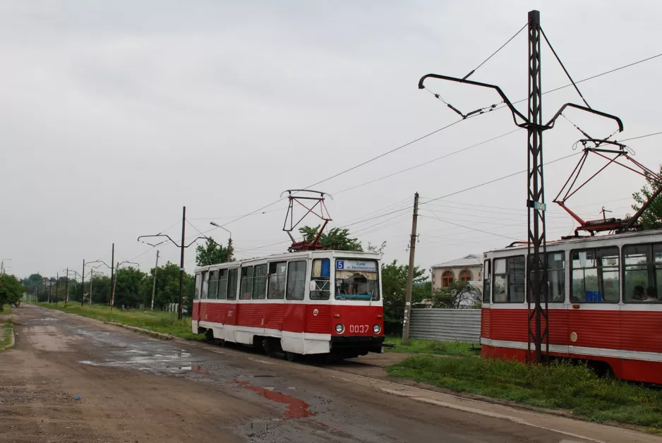 Kramatorsk tram line 5 with railcar 0037 on Tsentralna Street (2012)