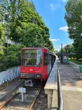 Düsseldorf extra regional line U77 with articulated tram 4266 at Am Seestern (2022)