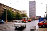 Frankfurt (Oder) tram line 1 with railcar 32 near Brunnenplatz (1991)