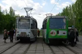 Horlivka tram line 1 with railcar 424 on Prospekt Lenina (Lenina Ave) (2011)