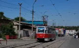 Mariupol tram line 5 with railcar 956 at Tsentralnyi Rynok (Cenntralnija Rinok) (2012)