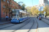 Munich tram line 18 with low-floor articulated tram 2136 at Westendstraße (2007)