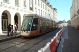 Orléans tram line A with low-floor articulated tram 52 at Royale-Châtelet (2010)