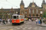Postcard: Amsterdam railcar 352 in front of Centraal Station (1987)