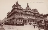 Postcard: Lyon in front of Palais du Commerce (1920)