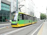 Poznań tram line 2 with articulated tram 433 at Pl. Wiosny Ludów (2024)