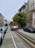San Francisco cable car Powell-Hyde with cable car 7 on Washington St (2022)
