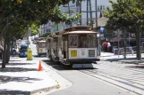 San Francisco cable car Powell-Mason with cable car 21 in the intersection Taylor Street/Francisco Street (2010)