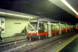 Vienna tram line 6 with low-floor articulated tram 630 at Eichenstraße (2001)
