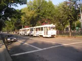 Yekaterinburg tram line 15 with railcar 535 on prospekt Lenina (2009)