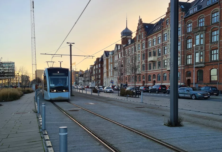 Aarhus light rail line L1 with low-floor articulated tram 2109-2209 close by Østbanetorvet (2020)