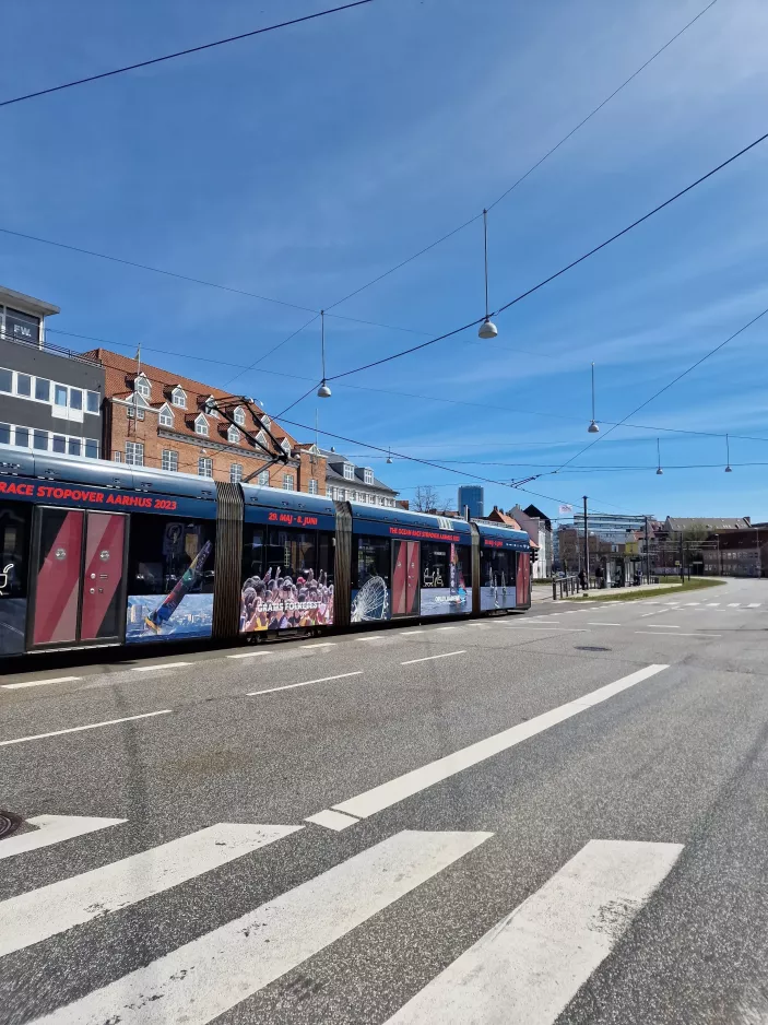 Aarhus light rail line L2 with low-floor articulated tram 1104-1204 on Nørrebrogade (2023)