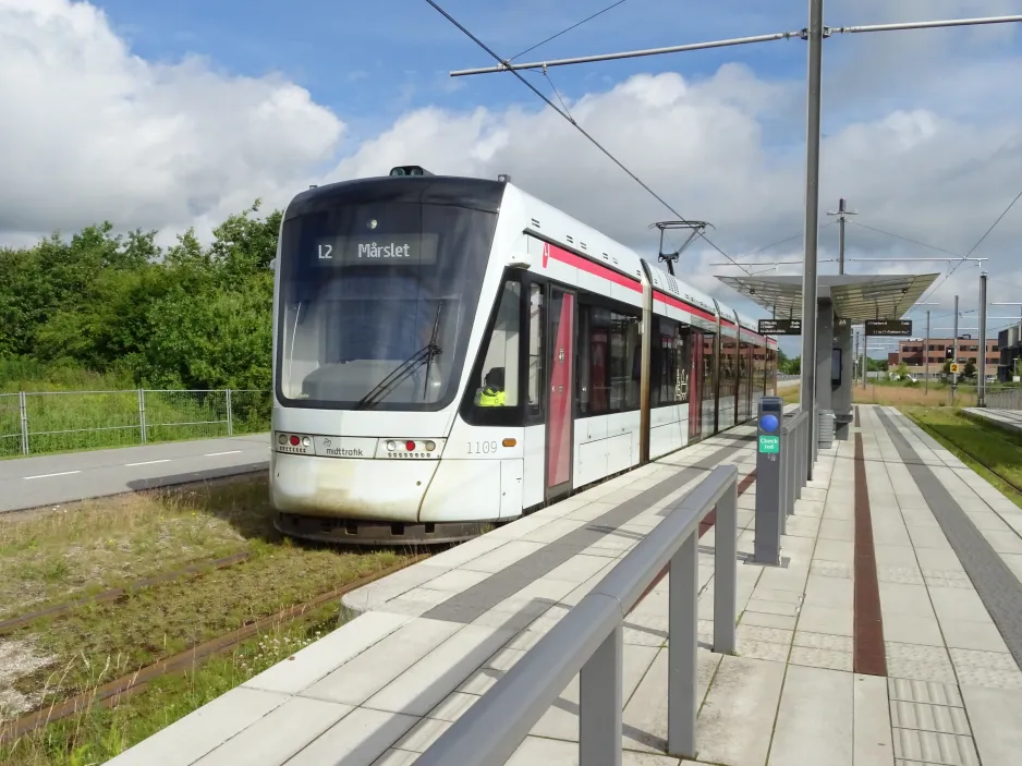 Aarhus light rail line L2 with low-floor articulated tram 1109-1209 at Universitetshospitalet (2024)