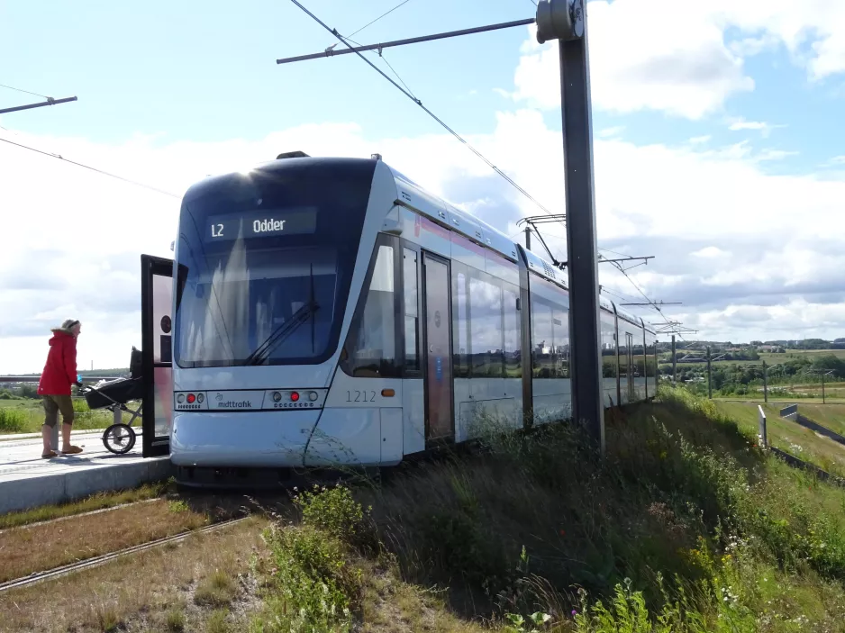 Aarhus light rail line L2 with low-floor articulated tram 1112-1212 at Lisbjerg Bygade (2020)