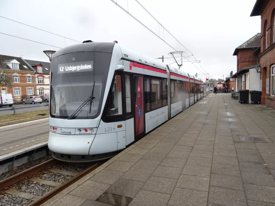 Aarhus light rail line L2 with low-floor articulated tram 1114-1214 at Odder (2021)