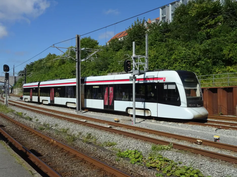 Aarhus low-floor articulated tram 2109-2209 at Aarhus H (2022)