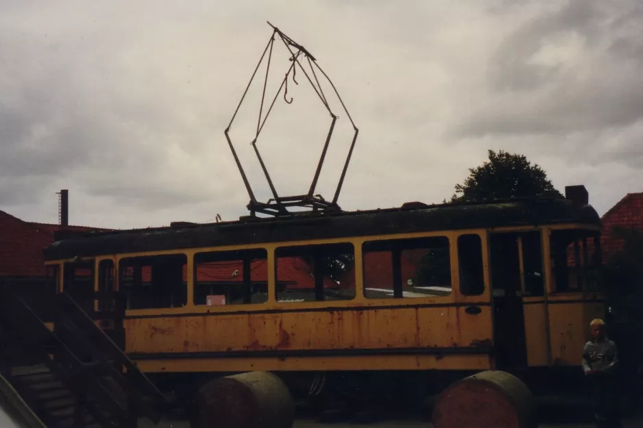 Aarhus railcar 15 at Grønhøjskolen (1987)