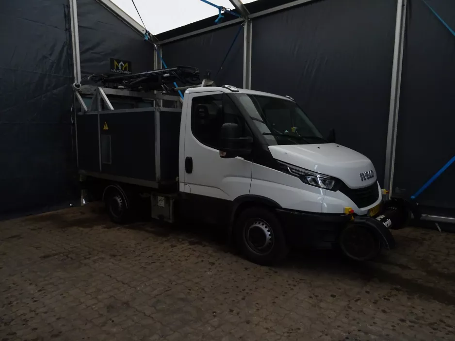 Aarhus truck small outside Trafik- og Servicecenter (2021)