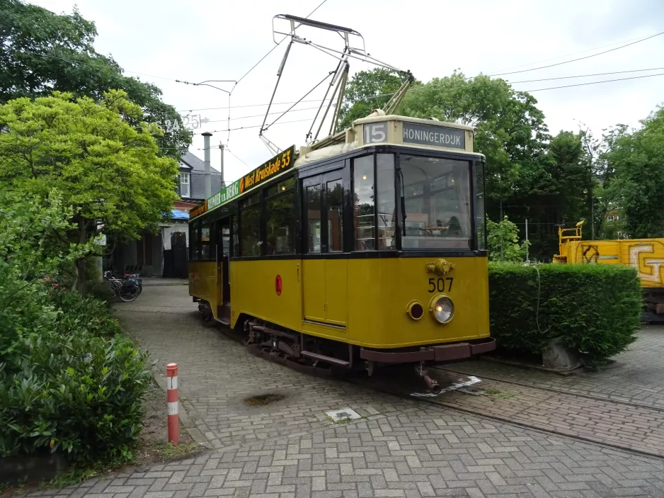 Amsterdam museum line 30 with railcar 507 on the entrance square (2022)