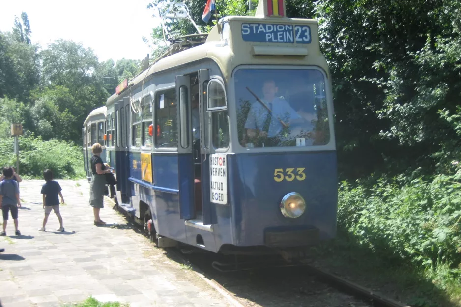 Amsterdam museum line 30 with railcar 533, the front Bovenkerk (2007)