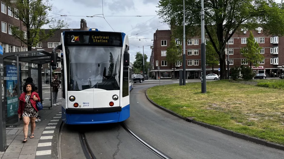 Amsterdam tram line 2 with low-floor articulated tram 2117 at Hoofddorpplein (2022)