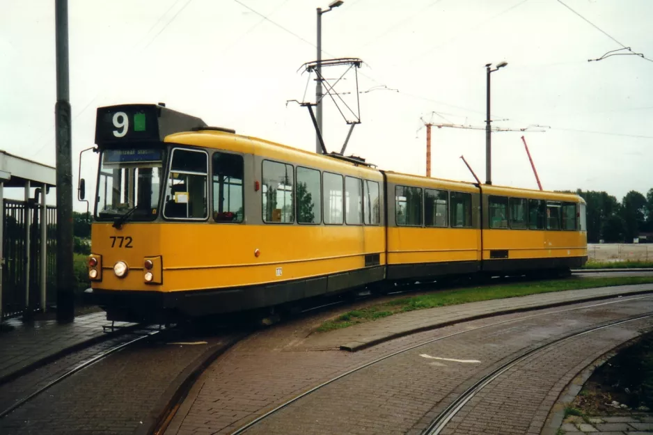 Amsterdam tram line 9 with articulated tram 722 at Diemen (Sniep) (2002)