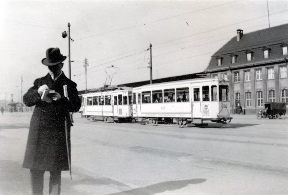 Archive photo: Dortmund tram line 401 with sidecar 650 near Hauptbahnhof (1928)