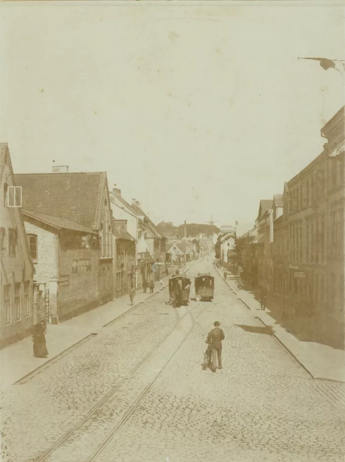 Archive photo: Flensburg horse tram line with horse-drawn tram 6 near Heiligengeistgang (1900)