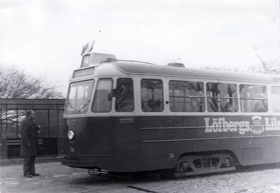 Archive photo: Malmö tram line 4 with railcar 74 at Limhamn Linnégaten (1973)
