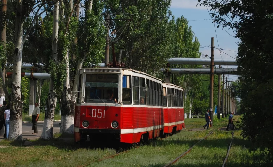 Avdiivka tram line 1 with railcar 051 at Wuł. Nekrasowa (2012)