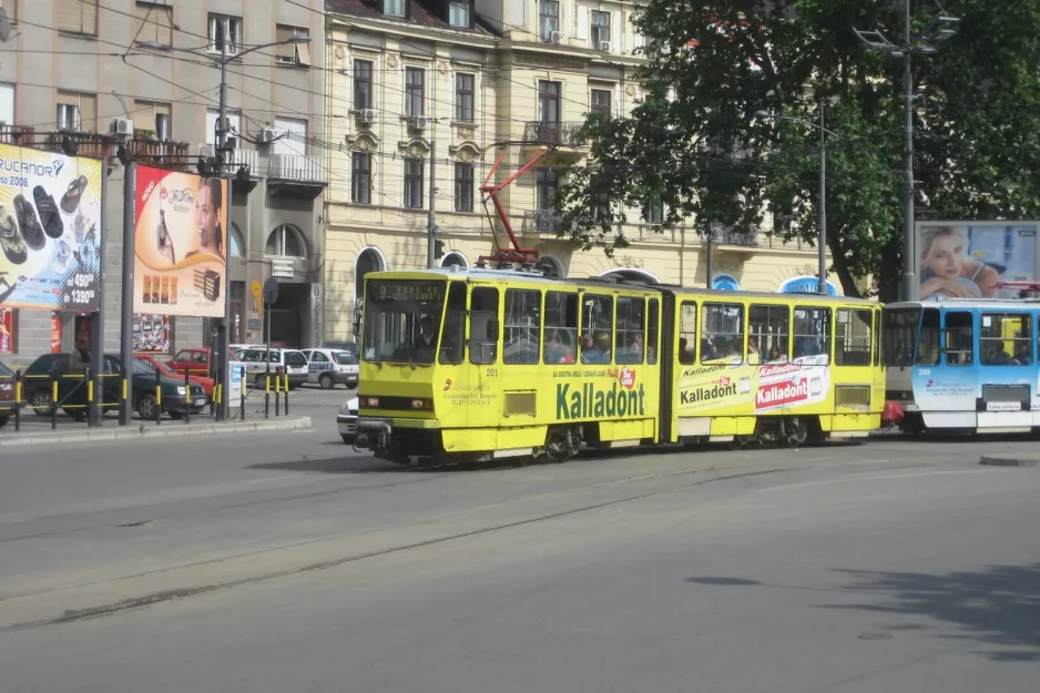 Belgrade tram line 9 with articulated tram 201 on Karađorđeva (2008)