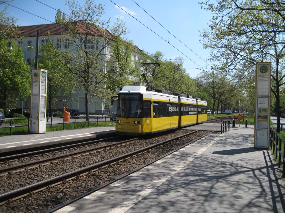 Berlin fast line M1 at Masurenstrasse (2016)
