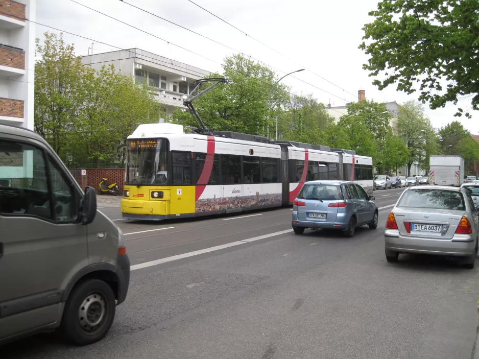 Berlin fast line M1 with low-floor articulated tram 1513 near Grabbeallè (2016)