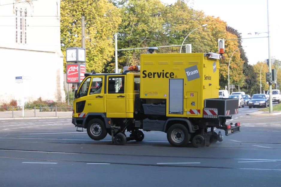 Berlin service vehicle B EV 1738 at Bahnhofstr. / Lindenstr. (2012)