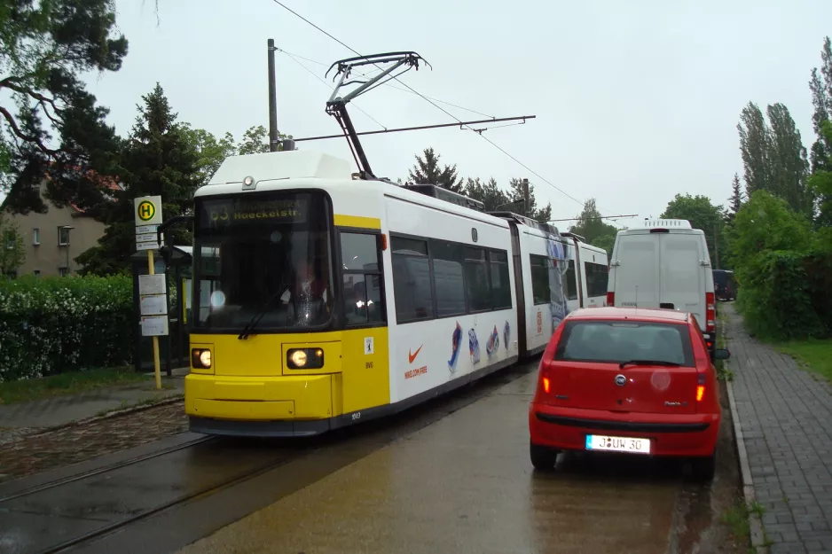 Berlin tram line 63 with low-floor articulated tram 1043 at Köpenick/Hirtestraße Janitzkystraße (2013)