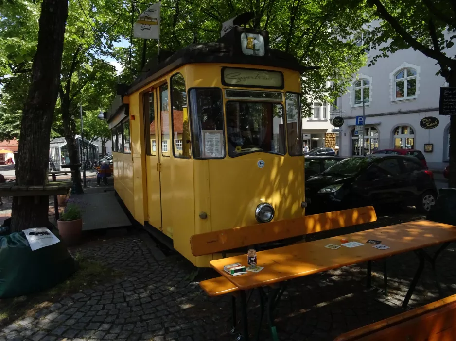 Bielefeld railcar on Siegfriedplatz, Der Koch Bistro & Restaurant Supertram (2022)
