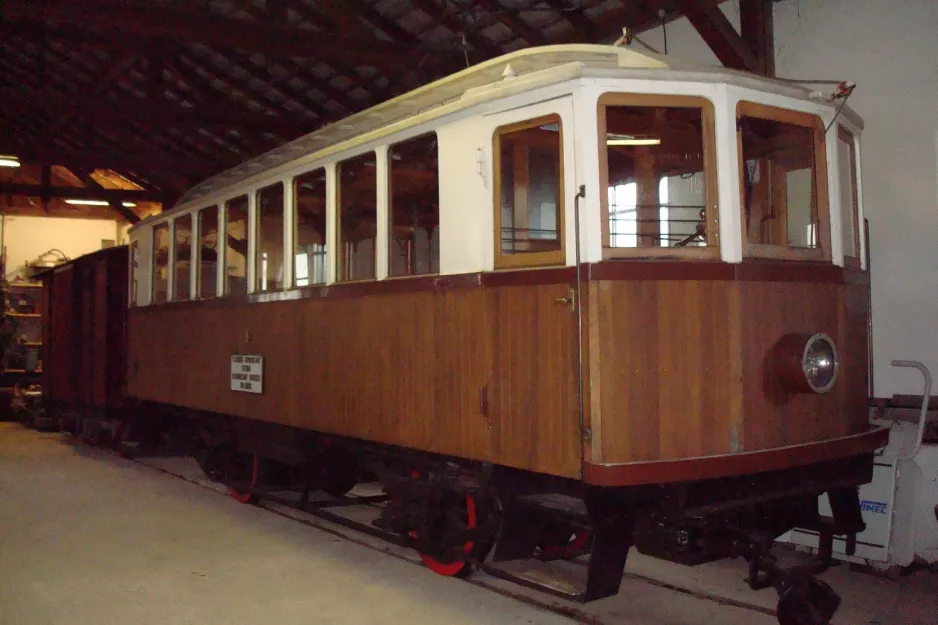 Bolzano railcar 12 at Klobenstein / Collalbo (2012)