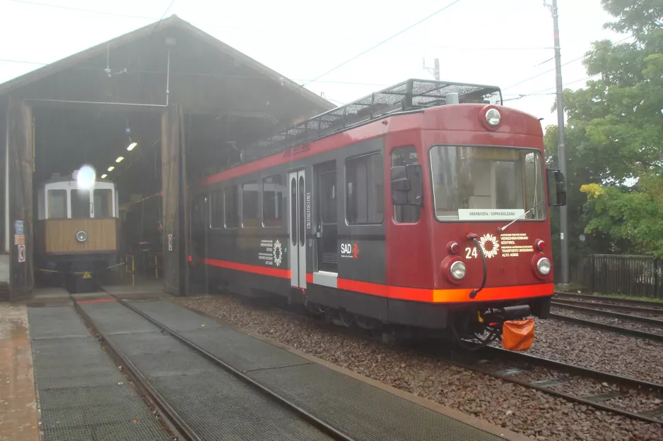 Bolzano railcar 24 at Oberbozen / Soprabolzano (2012)