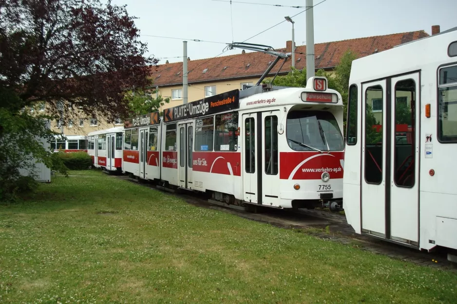 Braunschweig articulated tram 7755 at Helmstedter Str. (2008)