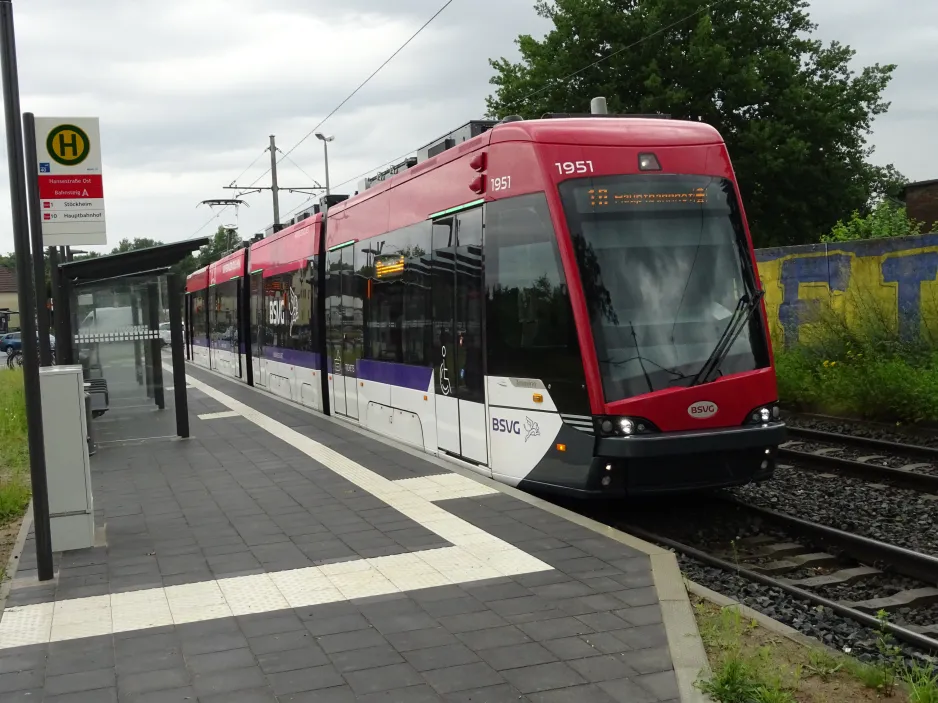 Braunschweig extra line 10 with low-floor articulated tram 1951 at Hansestr. Ost (2024)