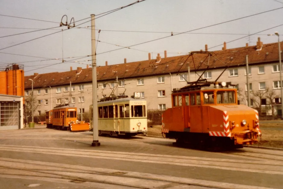 Braunschweig service vehicle 415 in front of Helmstedter Str. (1980)