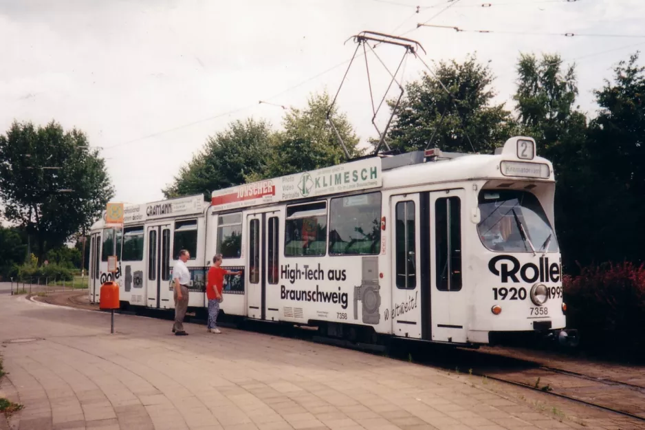 Braunschweig tram line 2 with articulated tram 7358 at Ottenroder Str. (1998)