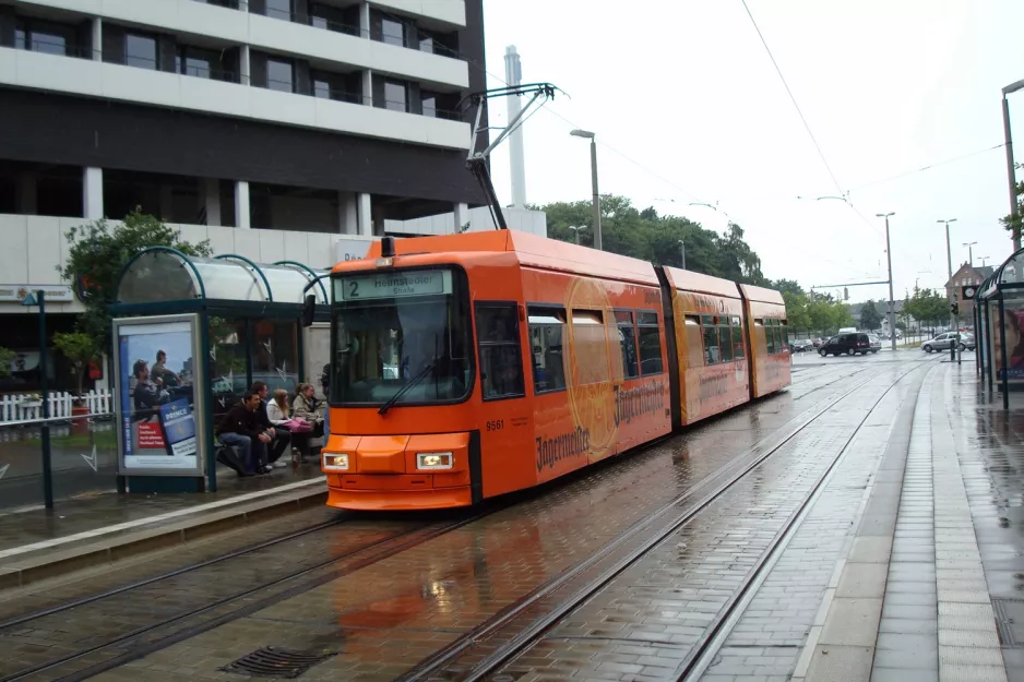 Braunschweig tram line 2 with low-floor articulated tram 9561 at Hamburger Straße (2008)