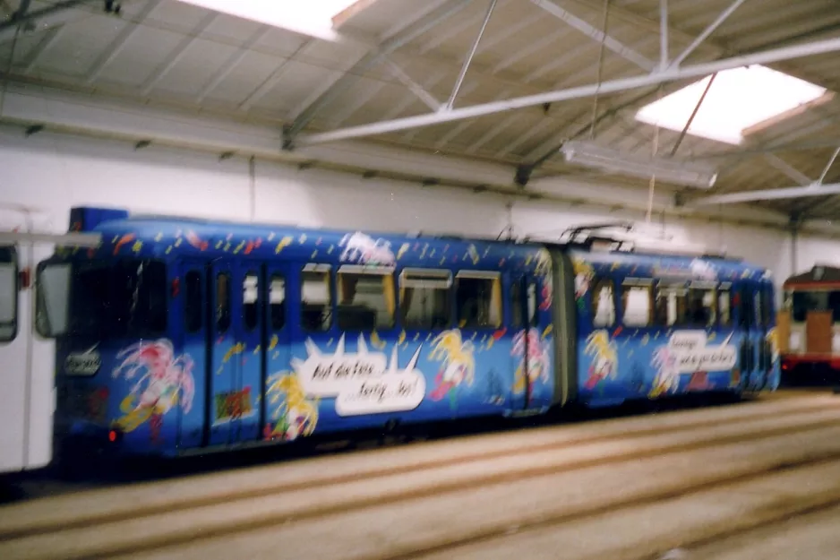 Bremen articulated tram 3442 inside the depot Sebaldsbrück (2005)