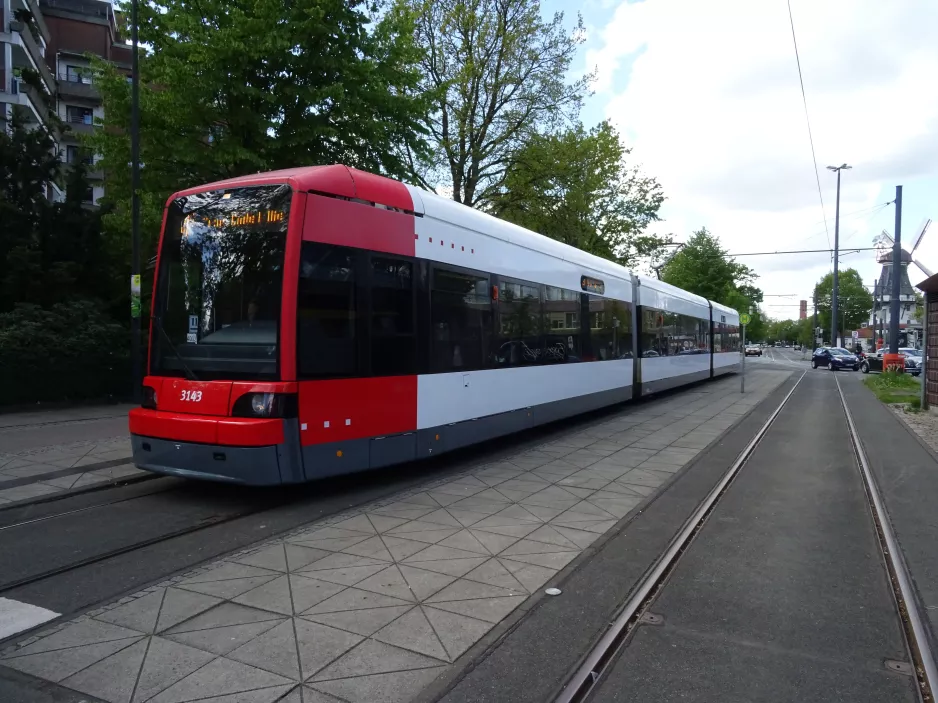 Bremen extra line 4E with low-floor articulated tram 3143 at Horner Mühle (2019)