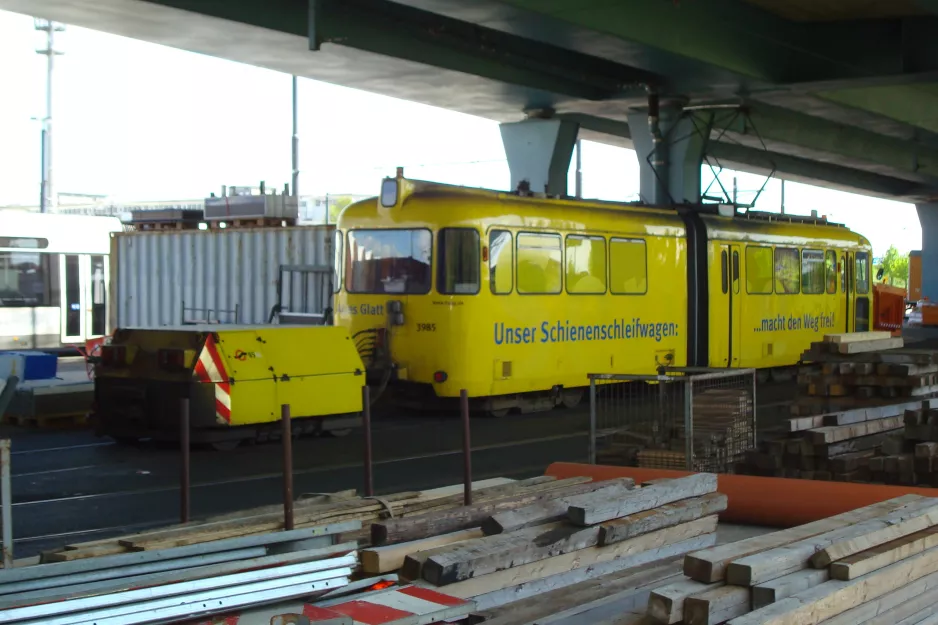 Bremen grinder car 3985 at BSAG - Zentrum (2015)