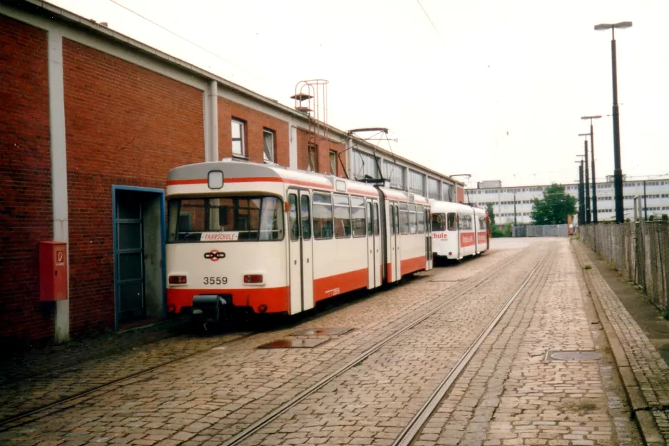 Bremen school tram 3559 at BSAG - Zentrum (2002)