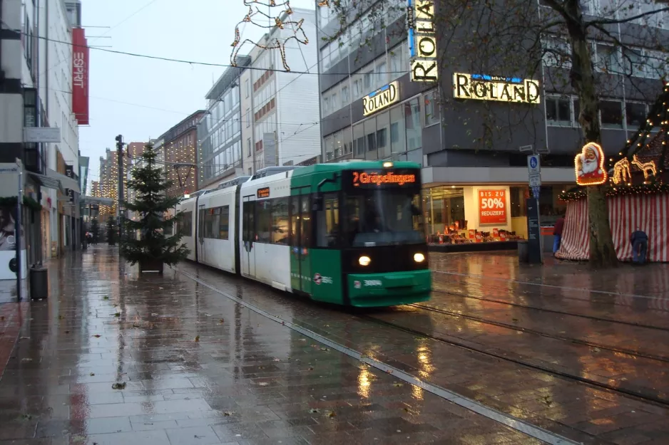 Bremen tram line 2 with low-floor articulated tram 3004 on Obernstraße (2012)