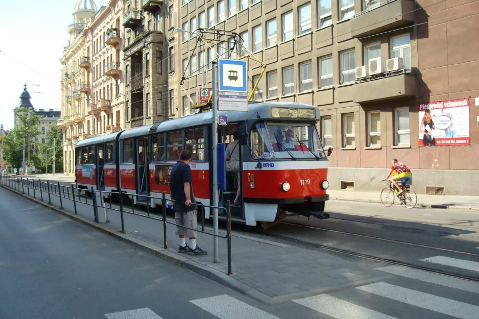 Brno tram line 3 with articulated tram 1119 at Rybkova (2008)